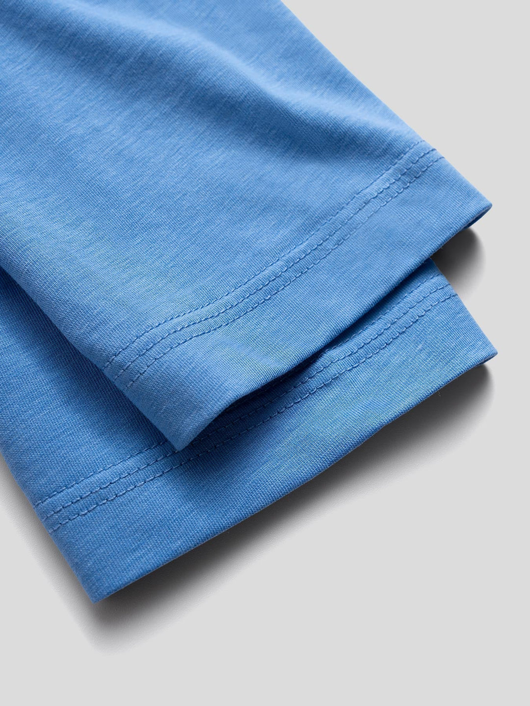 StaySmooth Long Sleeve Curve Hem Tee: Slim Fit