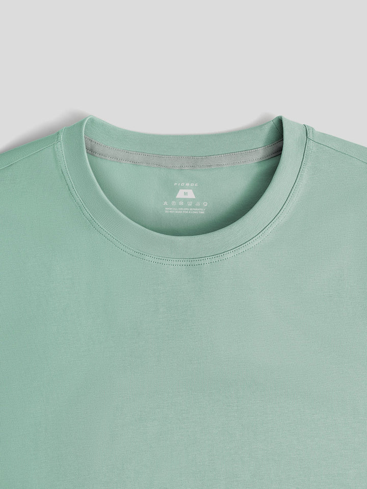 StaySmooth Long Sleeve Curve Hem Tee: Slim Fit