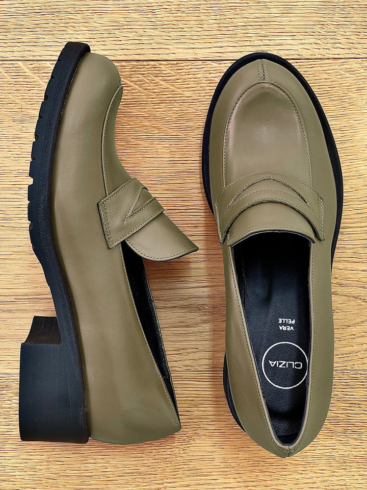 NELLY PELLE KAKI