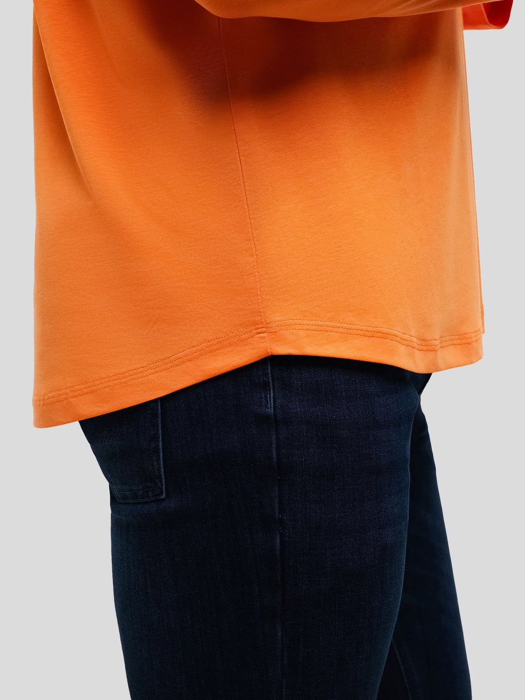 StaySmooth Long Sleeve Curve Hem Tee: Slim Fit