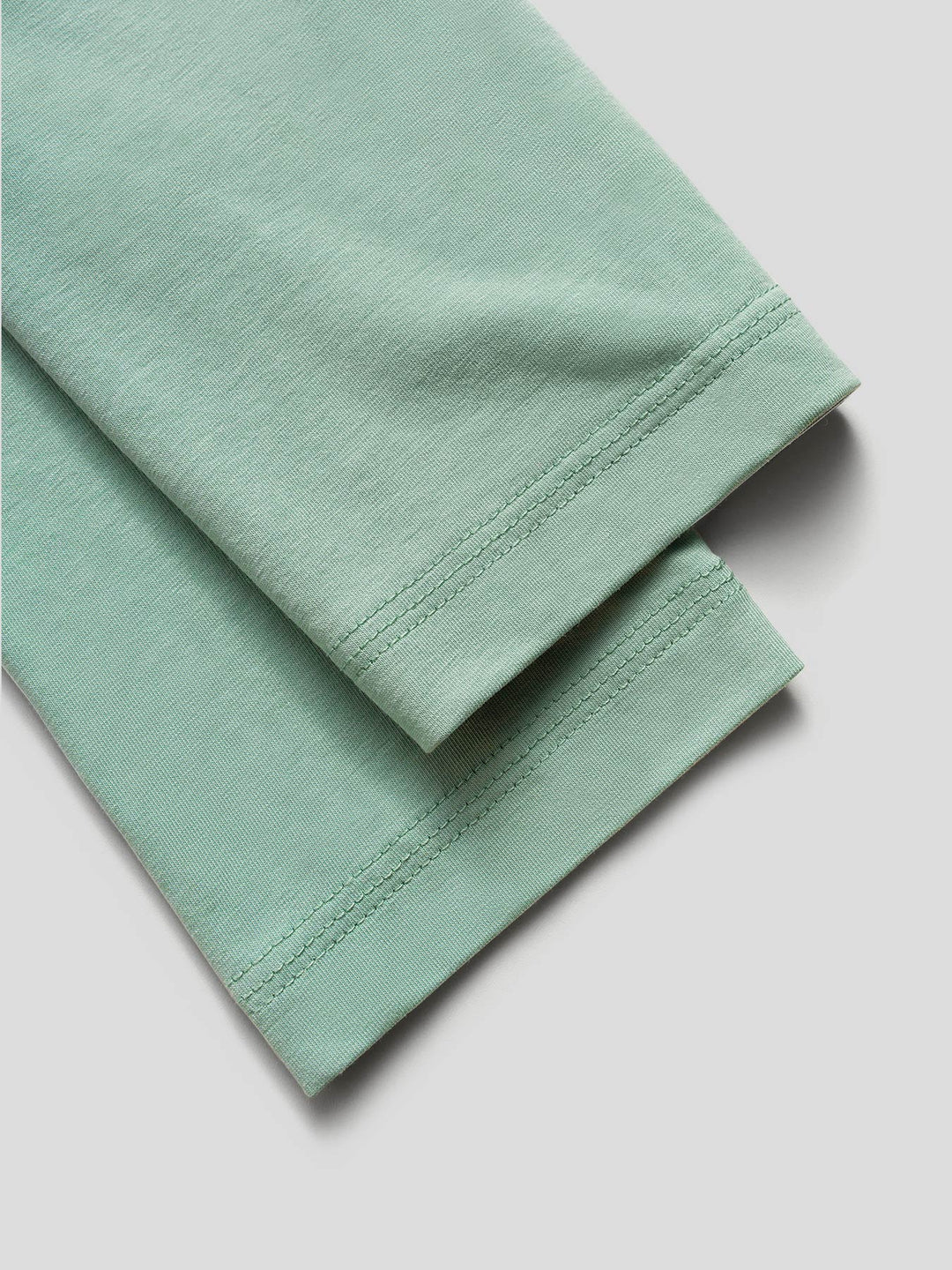 StaySmooth Long Sleeve Curve Hem Tee:Classic Fit